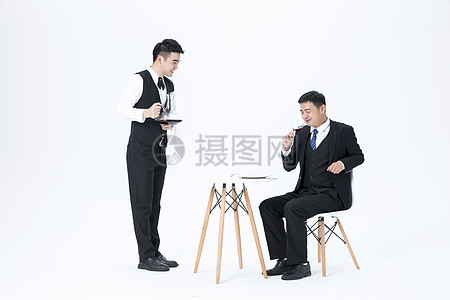 体验完美之夜 从品酒服务到专业摄影的艺术